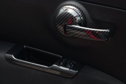 Car image 34