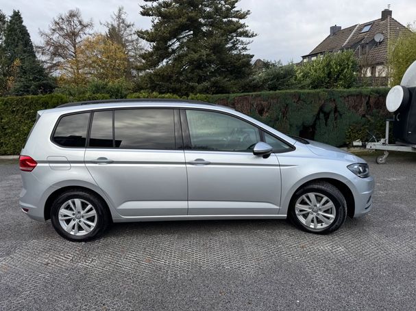 Volkswagen Touran DSG Comfortline 85 kW image number 6