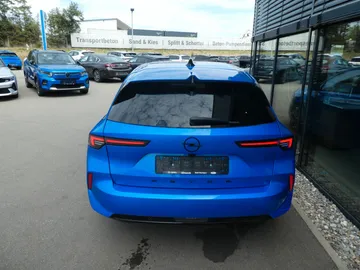 Car image 32