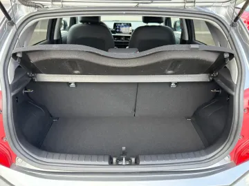 Car image 27