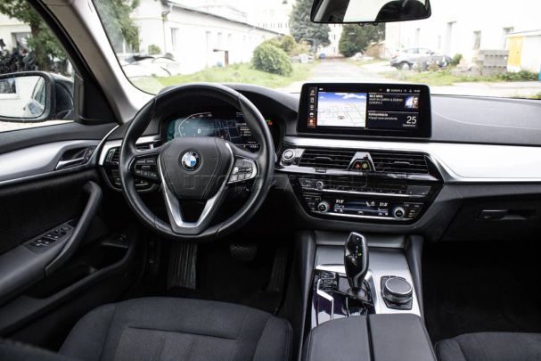 BMW 520d Touring 140 kW image number 23