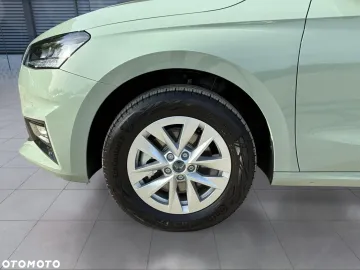 Car image 28