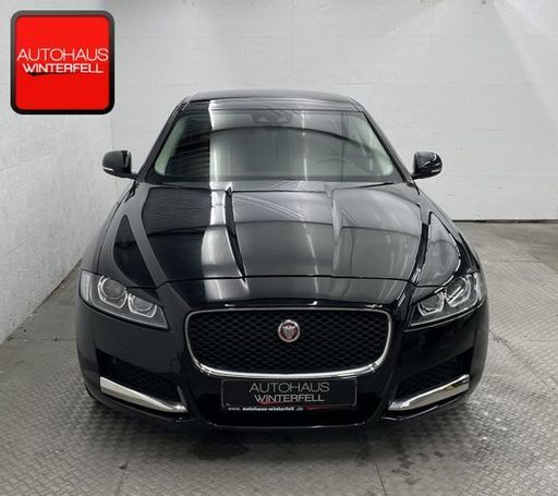 Jaguar XF 20d Portfolio 132 kW image number 6