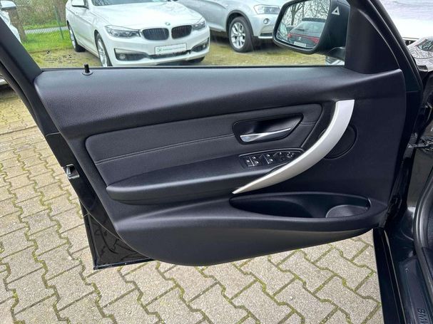 BMW 318d Touring Advantage 110 kW image number 26