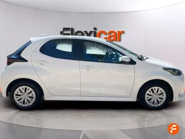 Car image 3