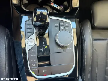 Car image 40