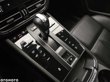 Car image 40