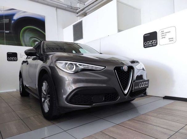 Alfa Romeo Stelvio 2.2 Diesel AT8 140 kW image number 2