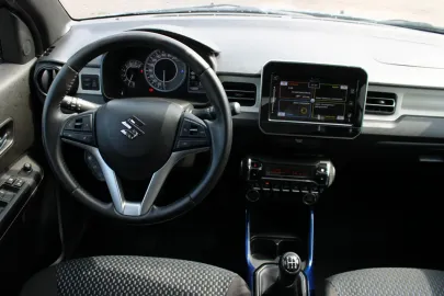 Car image 5