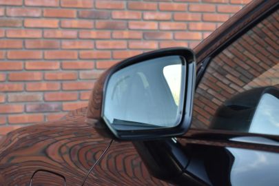 Car image 37