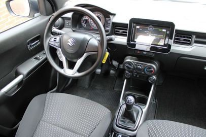 Car image 11