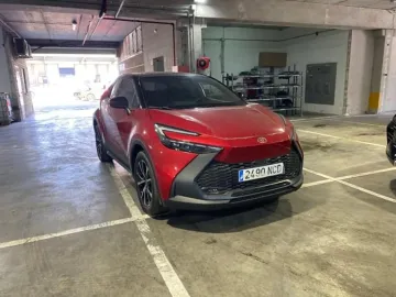 Car image 3