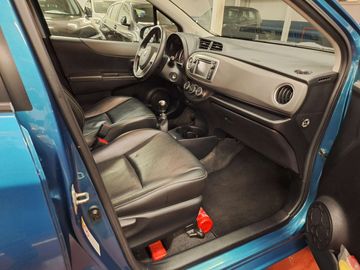 Car image 12