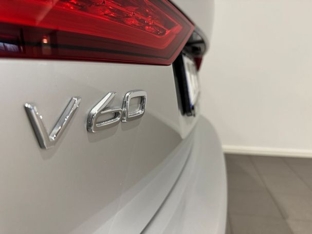 Volvo V60 T8 R Design AWD 293 kW image number 11