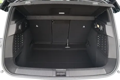 Car image 32