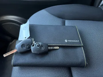 Car image 28