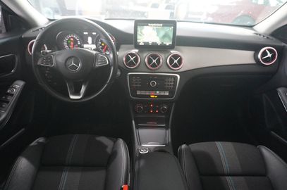 Car image 27