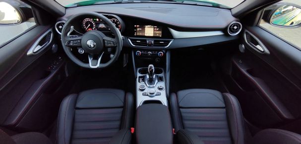 Alfa Romeo Giulia 2.0 Turbo Q4 206 kW image number 5