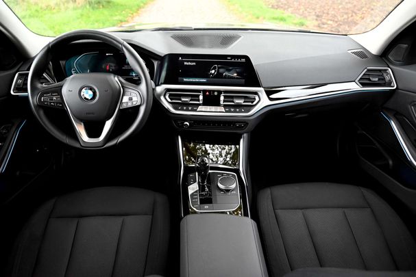 BMW 320 e Touring 150 kW image number 12