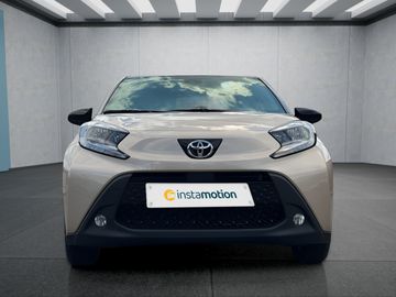 Car image 4