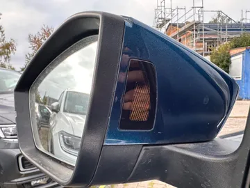 Car image 42
