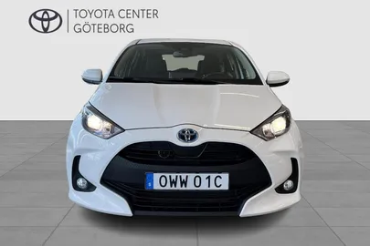 Car image 2
