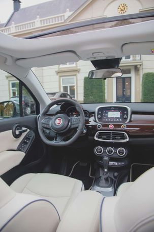 Fiat 500X 1.3 Turbo Yacht Club Capri 110 kW image number 48