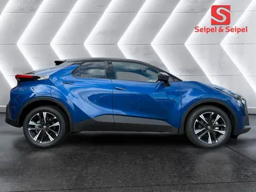 Car image 4