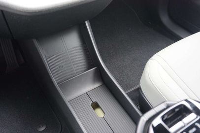 Car image 47