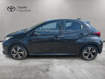 Car image 4