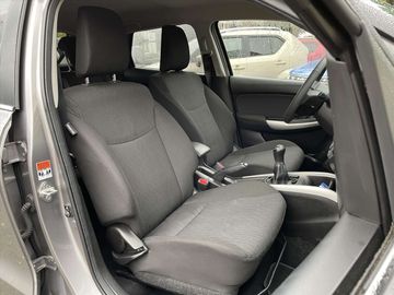 Car image 16