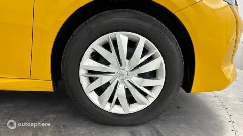 Car image 20