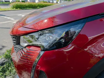 Car image 26
