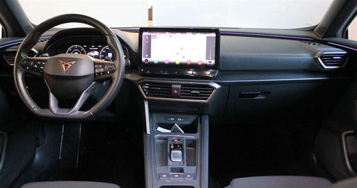 Car image 11