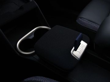 Car image 27