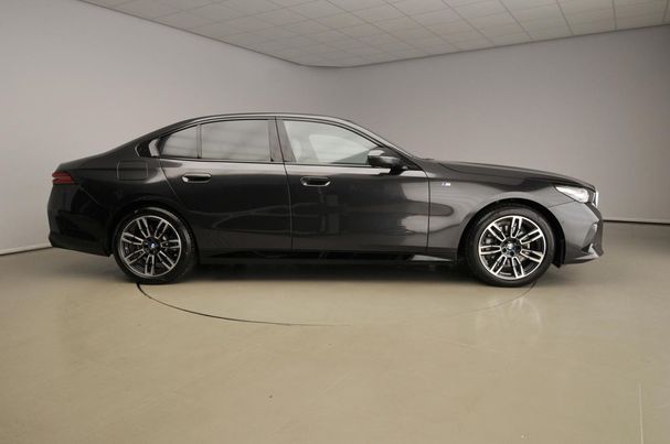 BMW 520i 140 kW image number 6