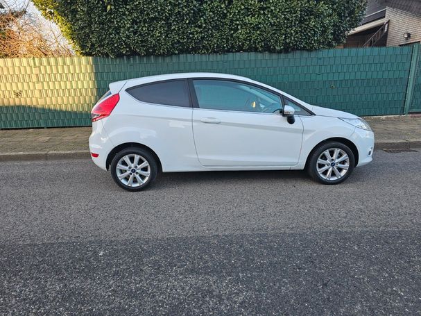 Ford Fiesta 1.4 Titanium 71 kW image number 2