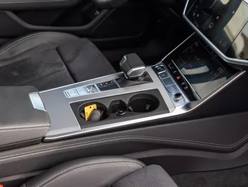 Car image 27
