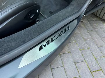 Car image 47