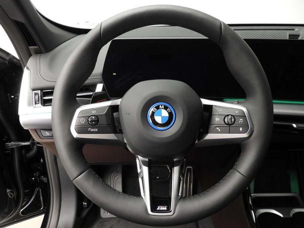 BMW iX1 eDrive20 M Sport 150 kW image number 11