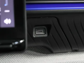 Car image 37