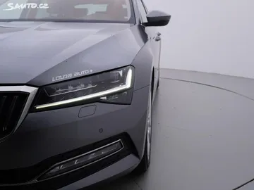 Car image 37