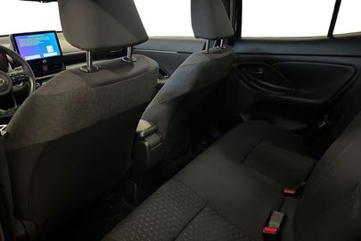 Car image 11