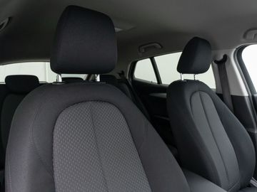 Car image 35