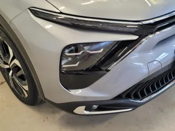 Car image 37