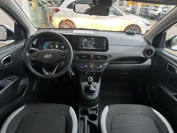 Car image 10