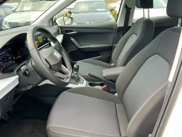 Car image 14