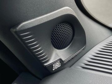 Car image 36