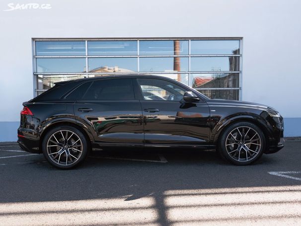 Audi Q8 55 TFSI quattro S-line 250 kW image number 6