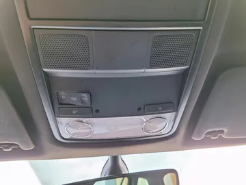 Car image 33